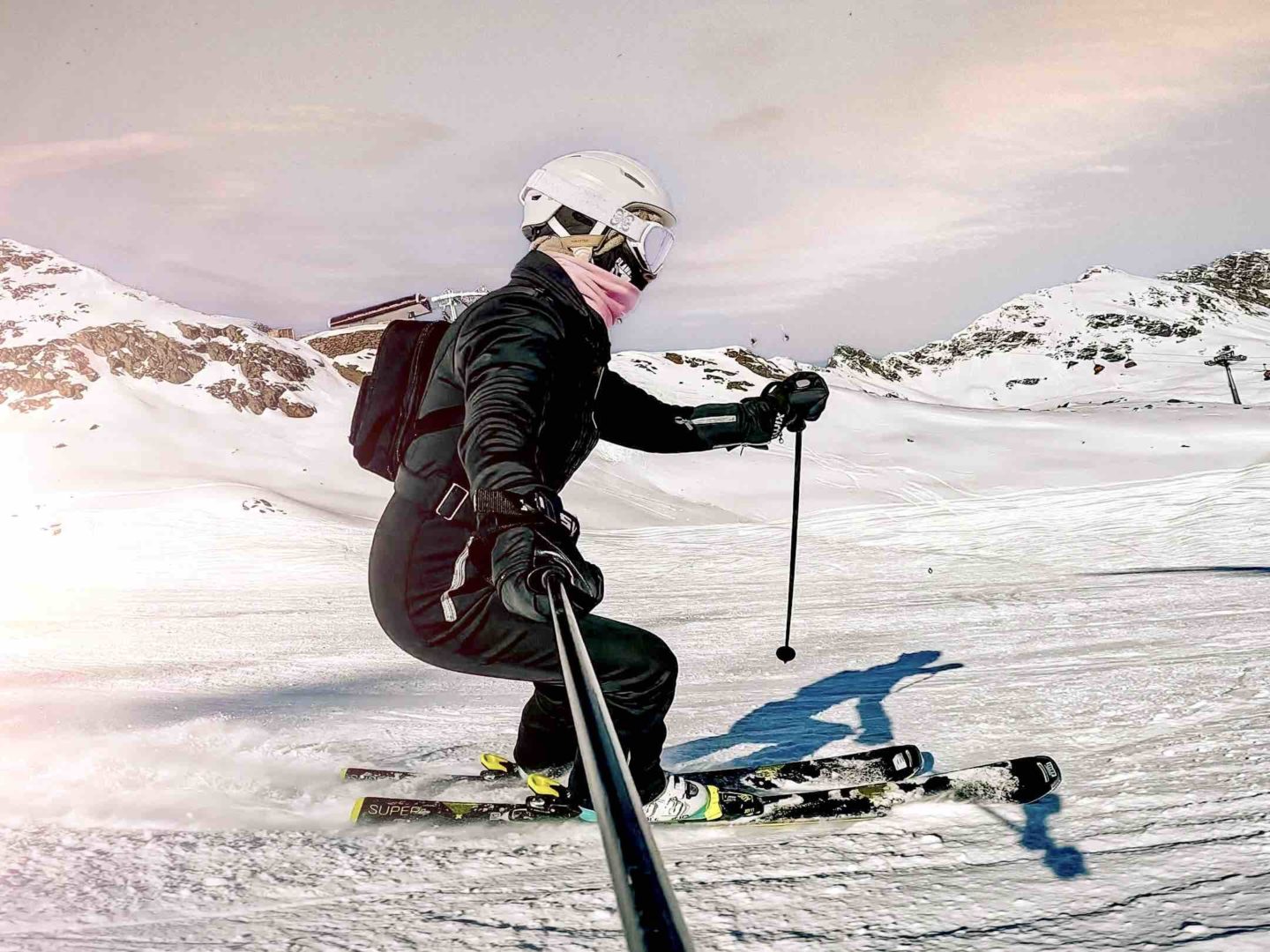 Jessie Skiing in Soelden