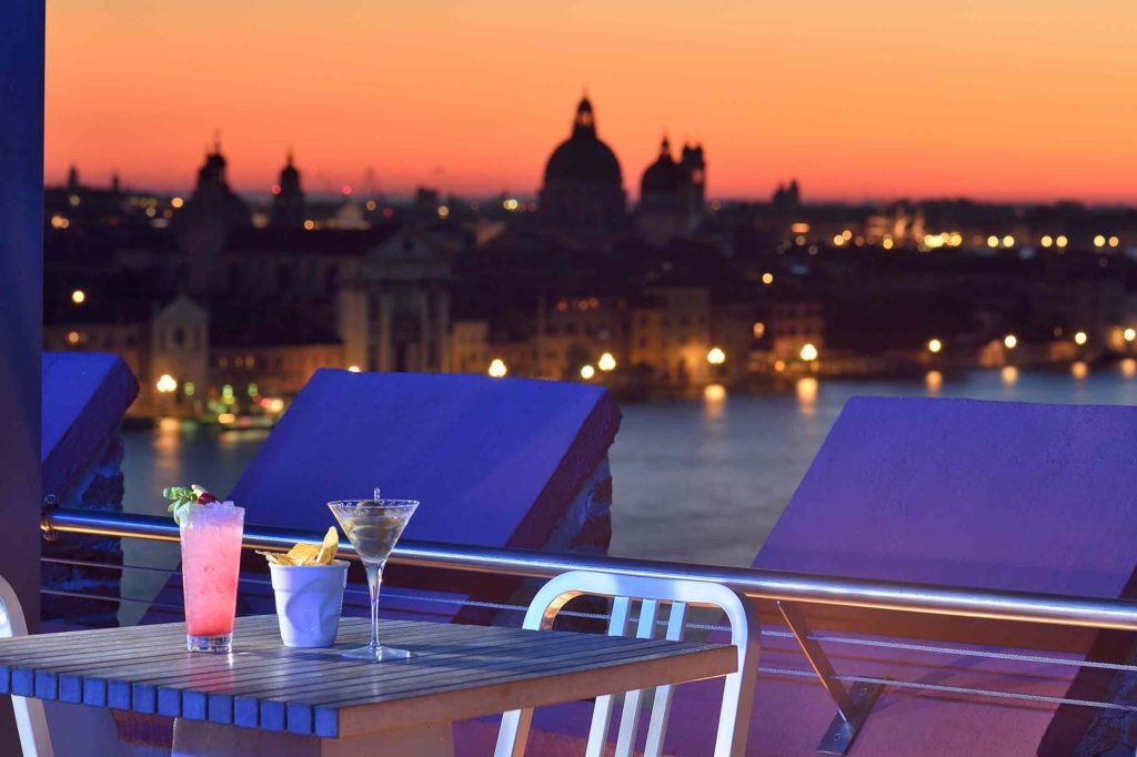 Skyline Rooftop Bar in Venice