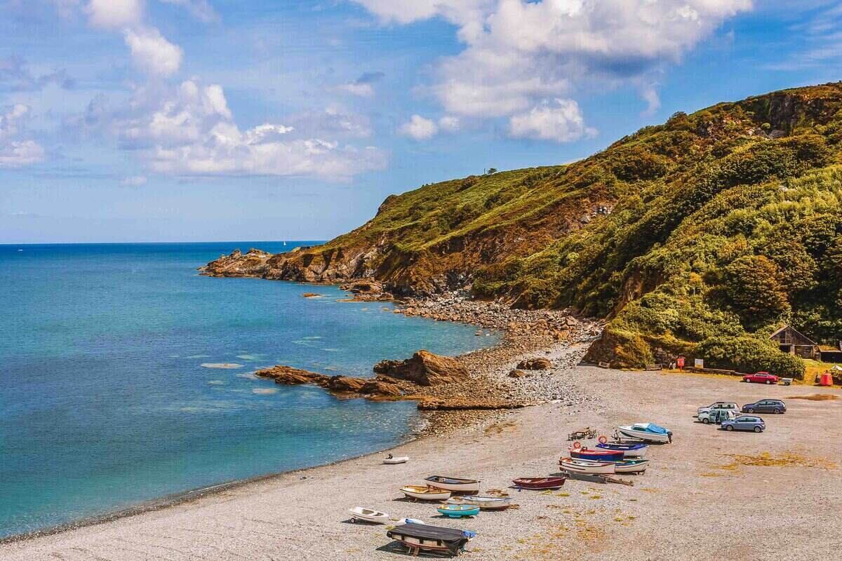 Porthallow Paddleboarding Spot in Cornwall